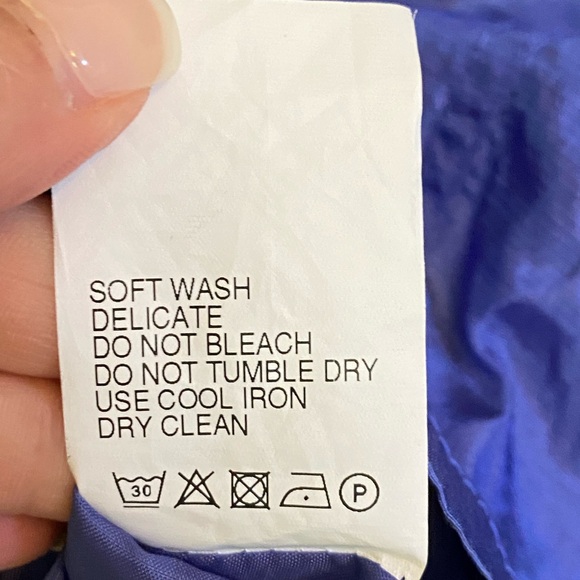 Vibrant Kapalua windbreaker 🌬️ - Picture 10 of 10